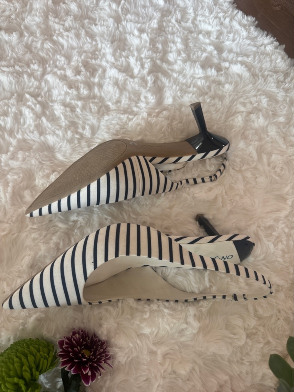 Women's Striped Pointed Toe Slingback 2in heels White/Black size 9M classy - Picture 6 of 6